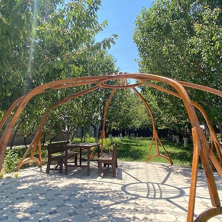 Sunny Hostel Ош Экстерьер фото