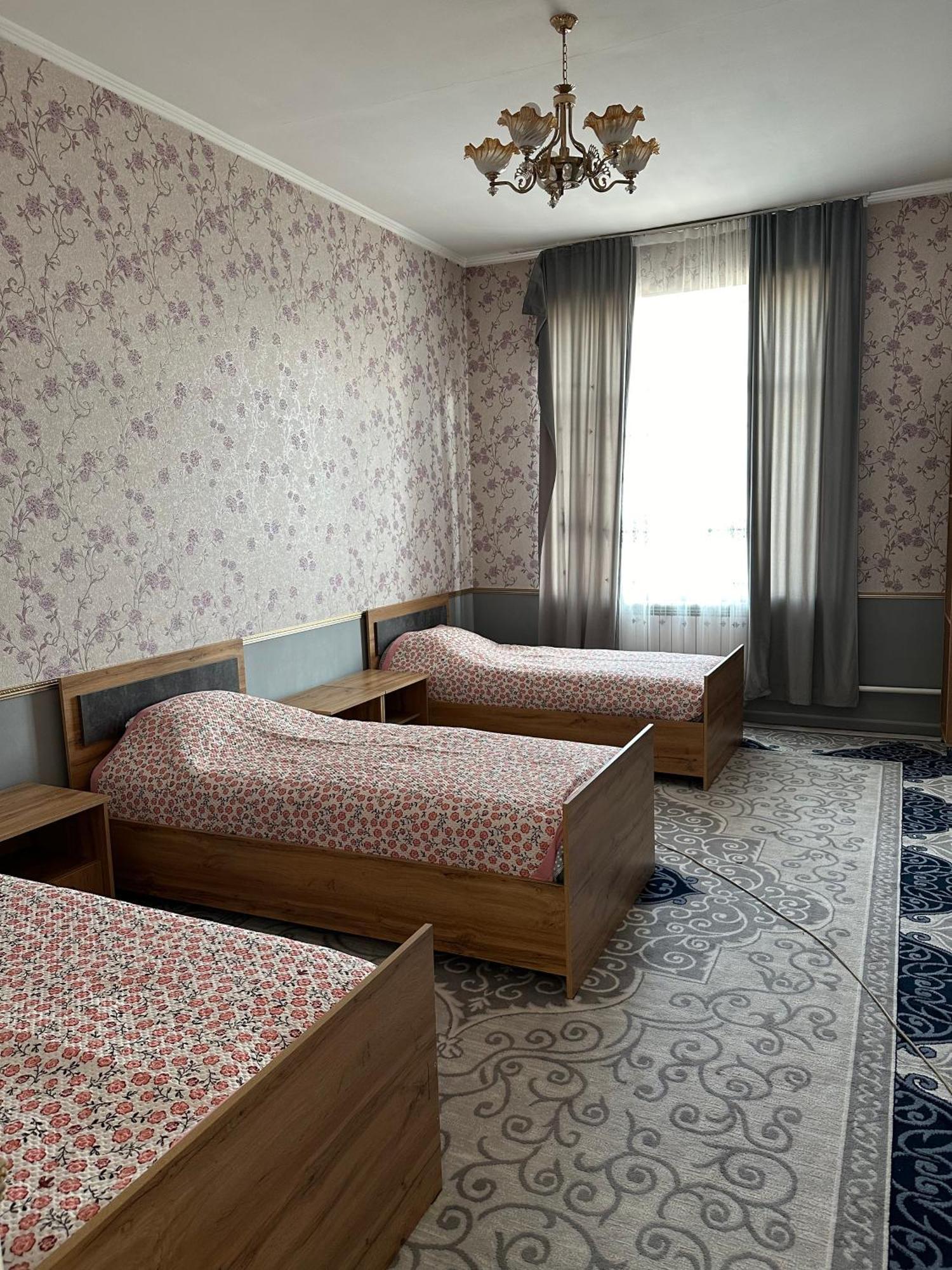 Sunny Hostel Ош Экстерьер фото