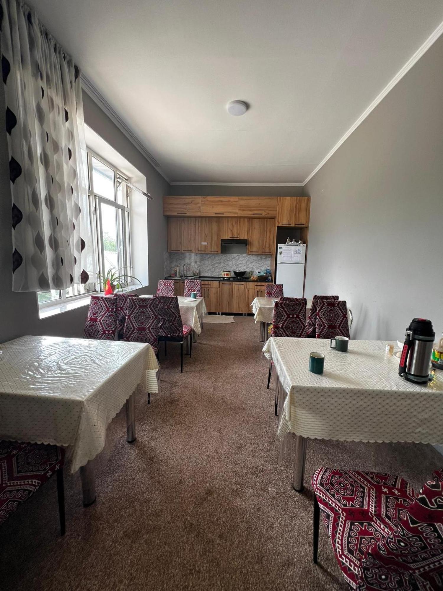 Sunny Hostel Ош Экстерьер фото